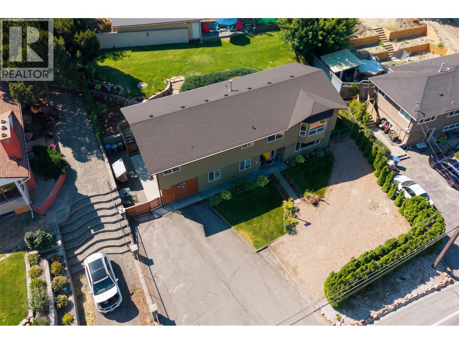 MLS® listing #30438903 for sale located at 2045 Valleyview Drive
