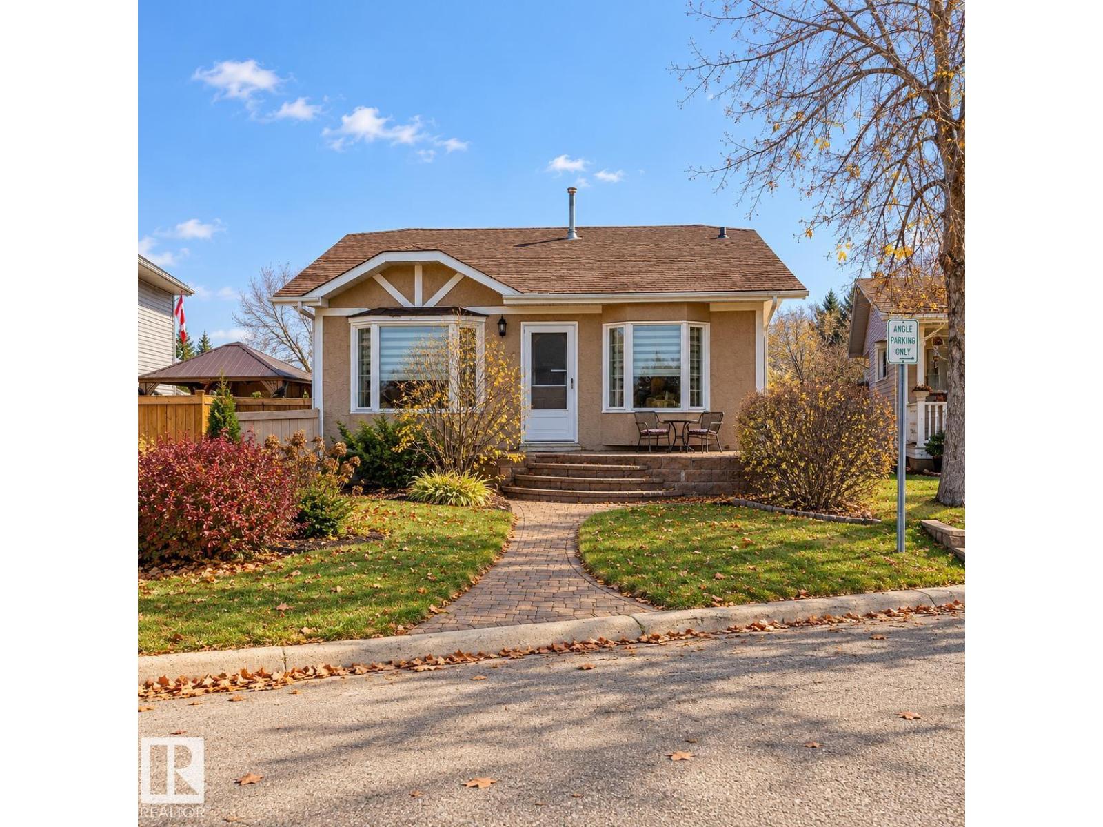 MLS® listing #30438940 for sale located at 43 Westlake DR