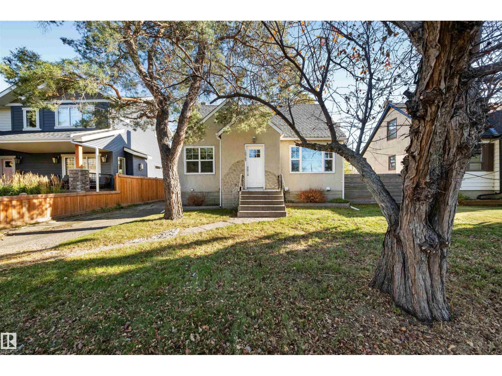 MLS® listing #30439191 for sale located at 10969 139 ST NW