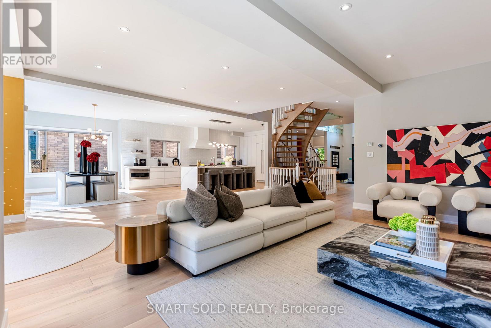 MLS® listing #30440698 for sale located at 231 HOUNSLOW AVENUE