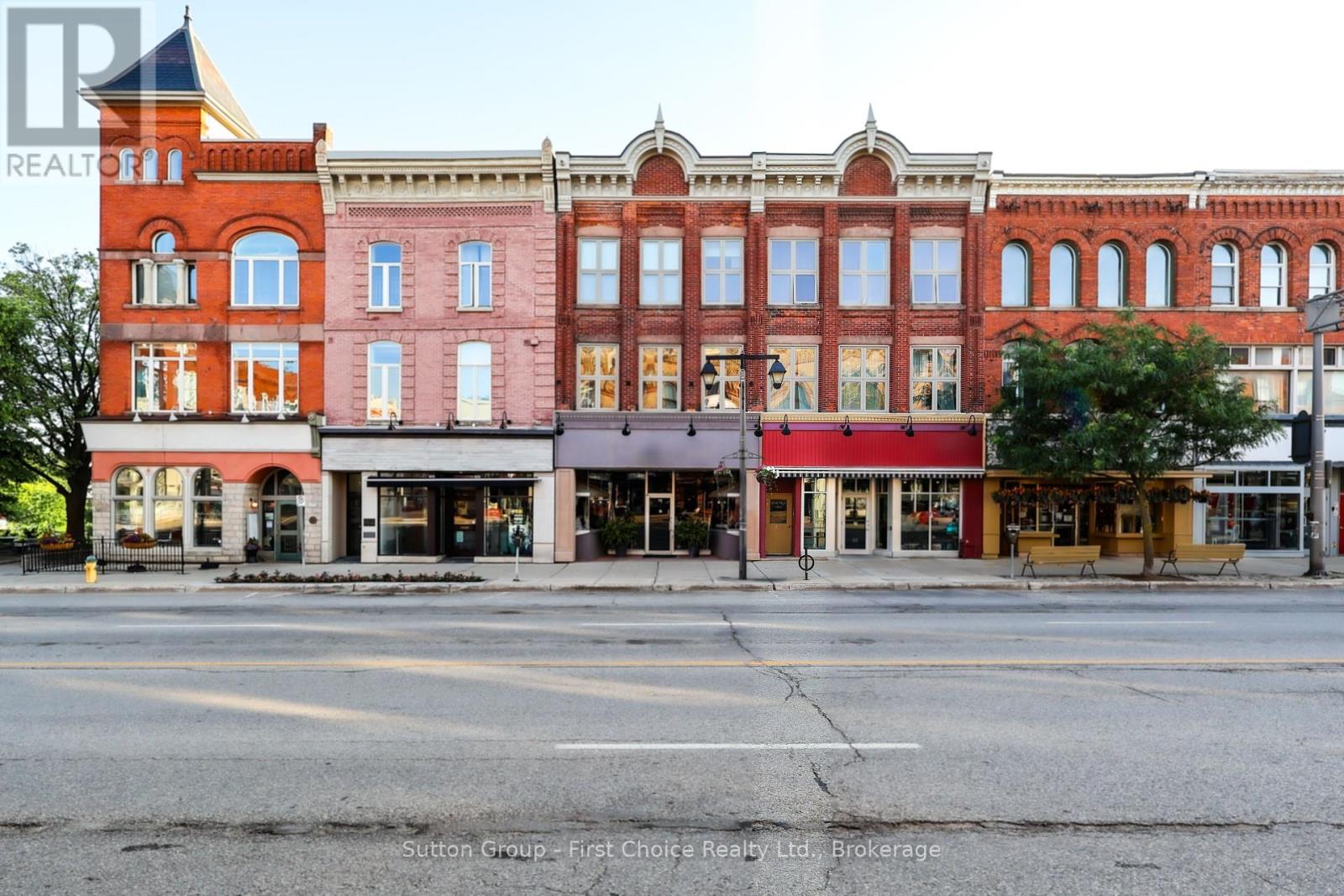 MLS® listing #30441070 for sale located at 2 - 80 ONTARIO STREET