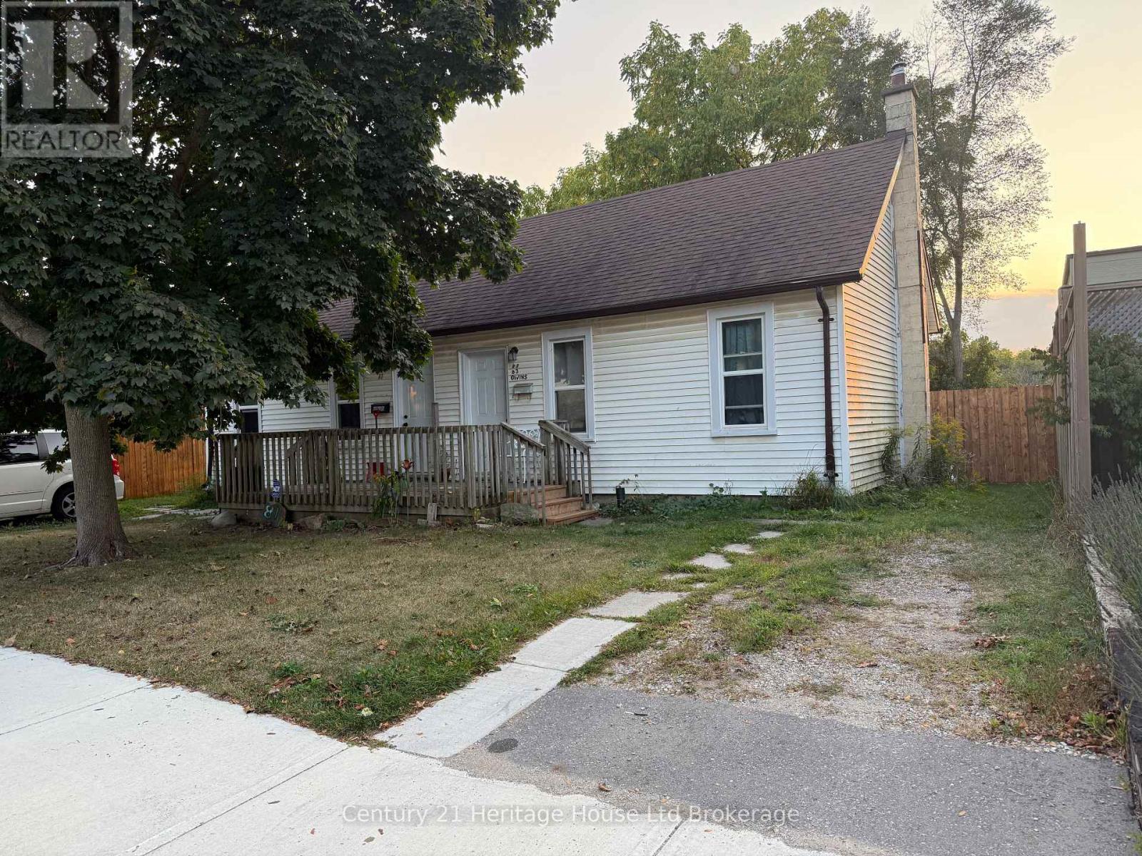 MLS® listing #30441722 for sale located at 81 GIVINS STREET