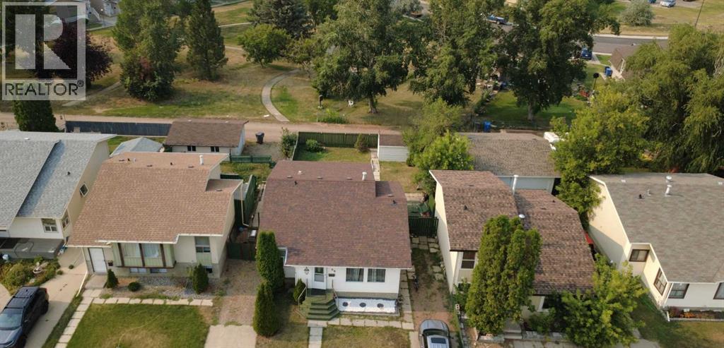 MLS® listing #30441734 for sale located at 96 Simpson Crescent SE