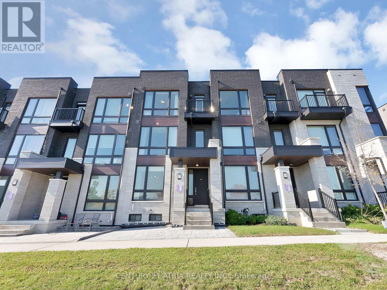MLS® listing #30441937 for sale located at 17 HAMMERSMITH LANE