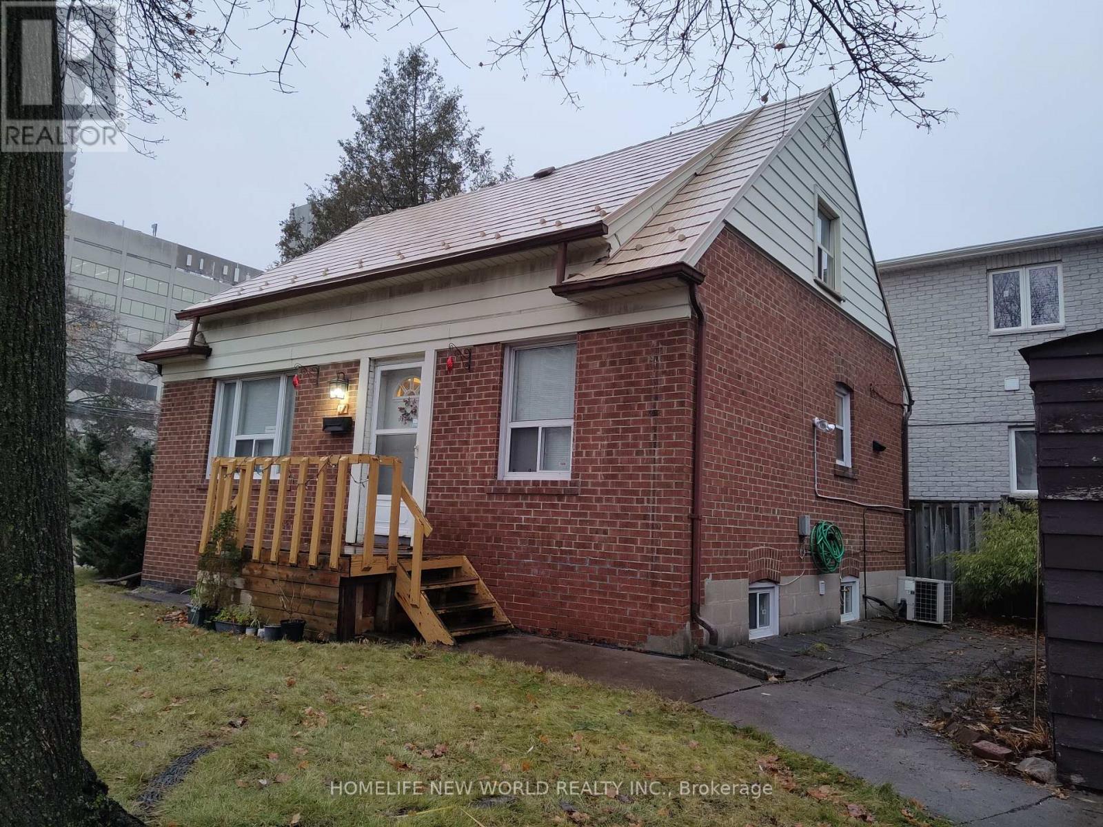 MLS® listing #30442092 for sale located at GR, 2ND - 17 BONNINGTON PLACE
