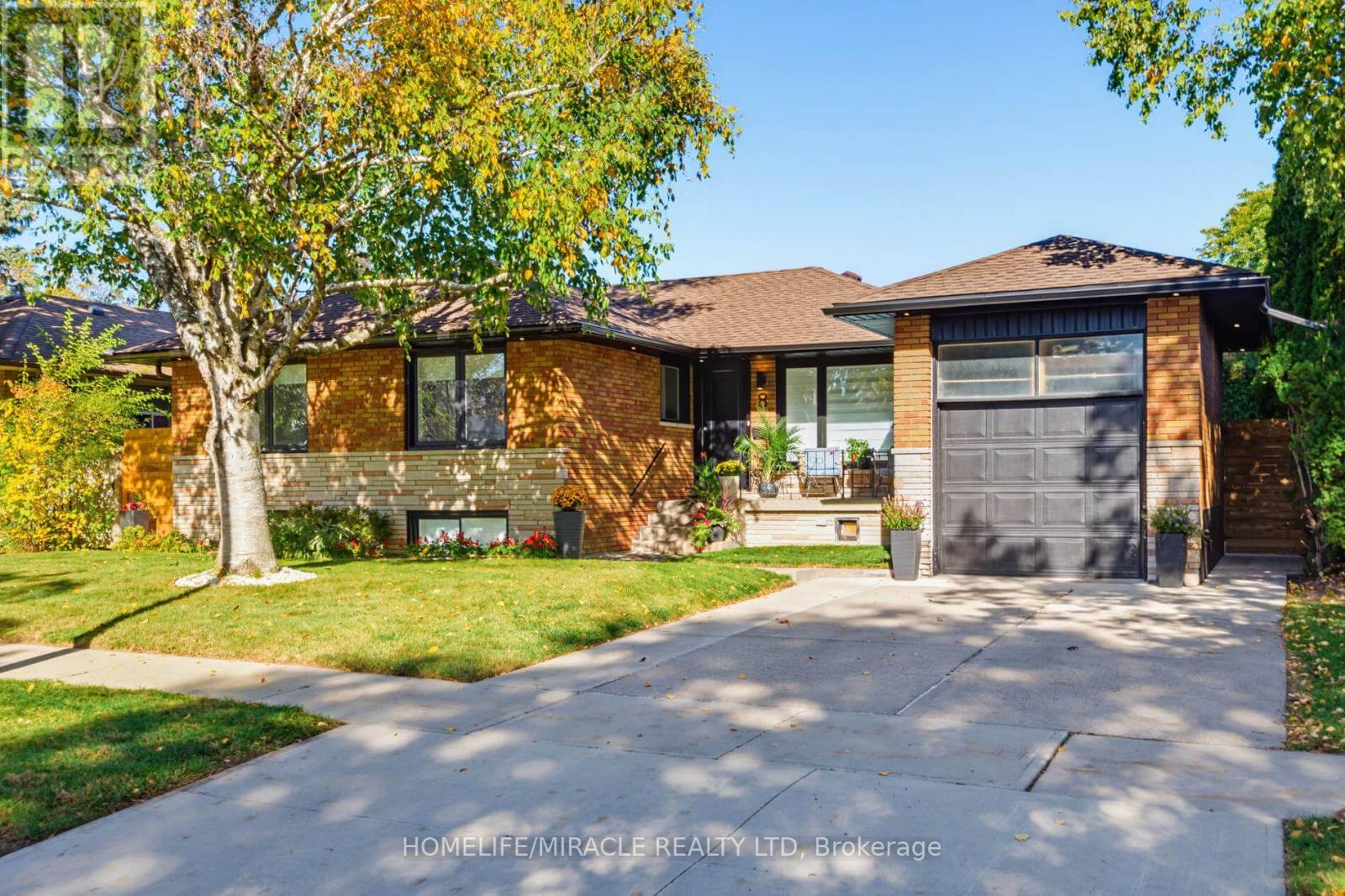 MLS® listing #30442181 for sale located at 8 LAURELWOOD CRESCENT