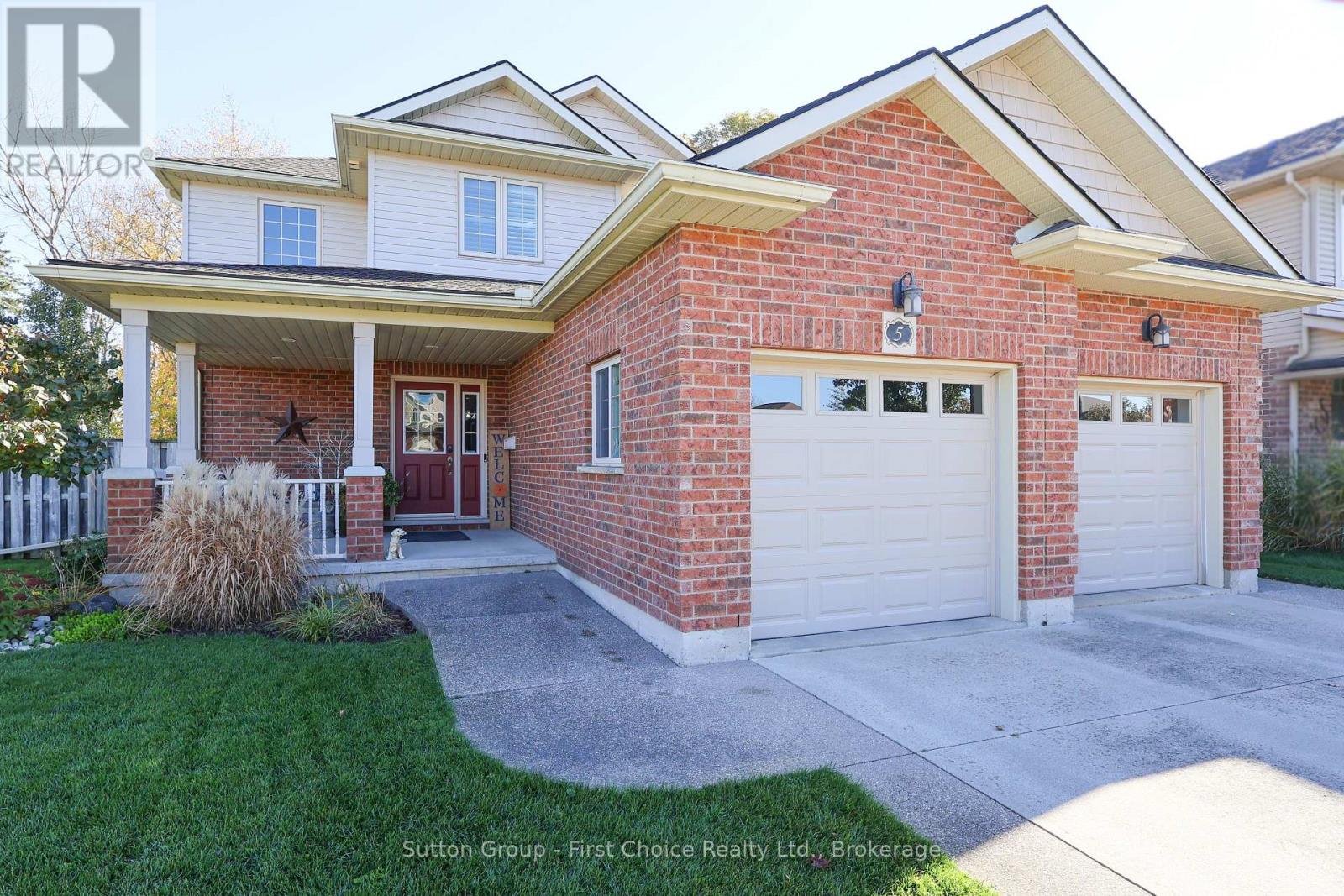MLS® listing #30442991 for sale located at 5 FAIRFIELD DRIVE