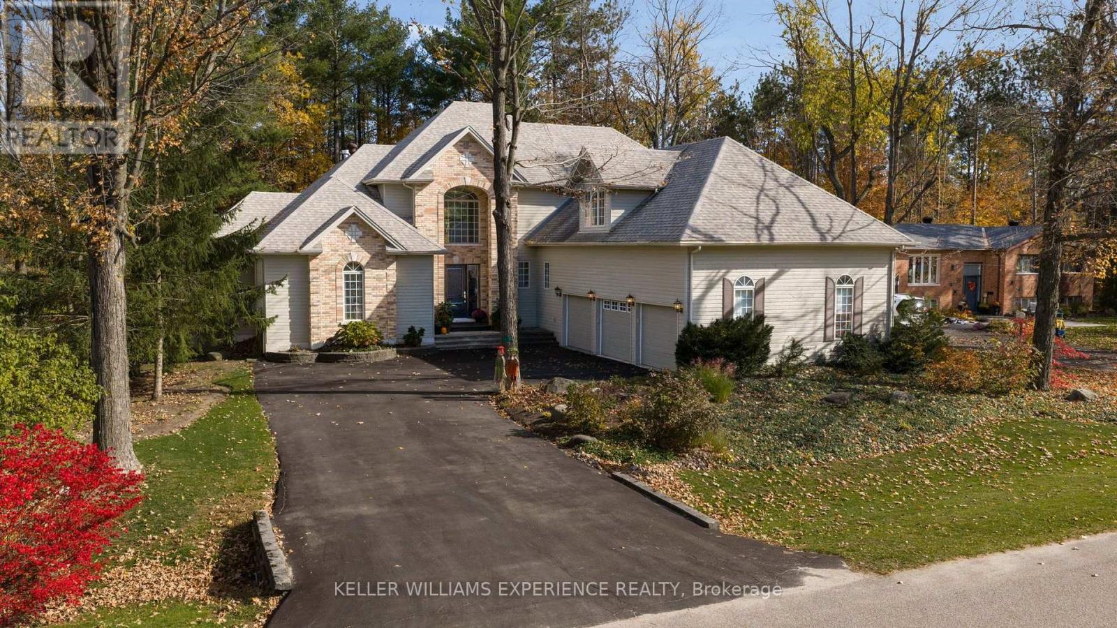 MLS® listing #30443367 for sale located at 17 FAIRWAY COURT