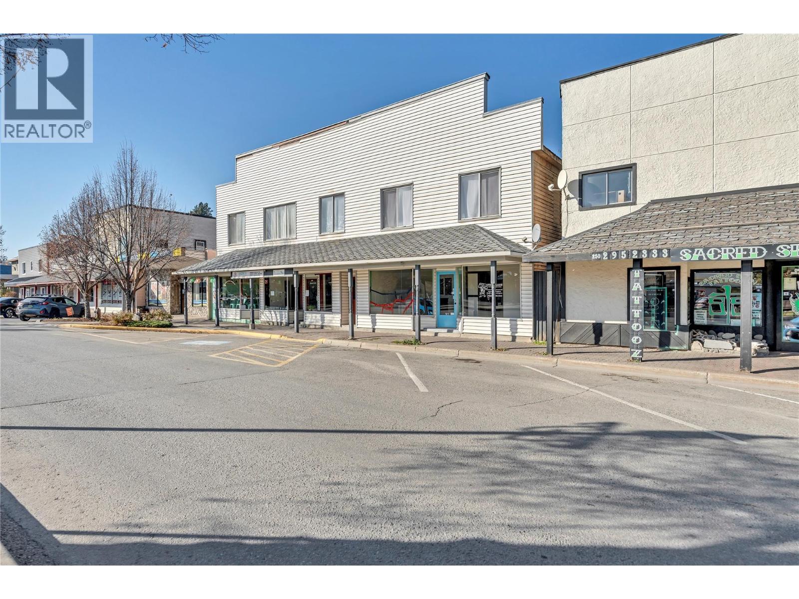 MLS® listing #30443780 for sale located at 121 Vermilion Avenue