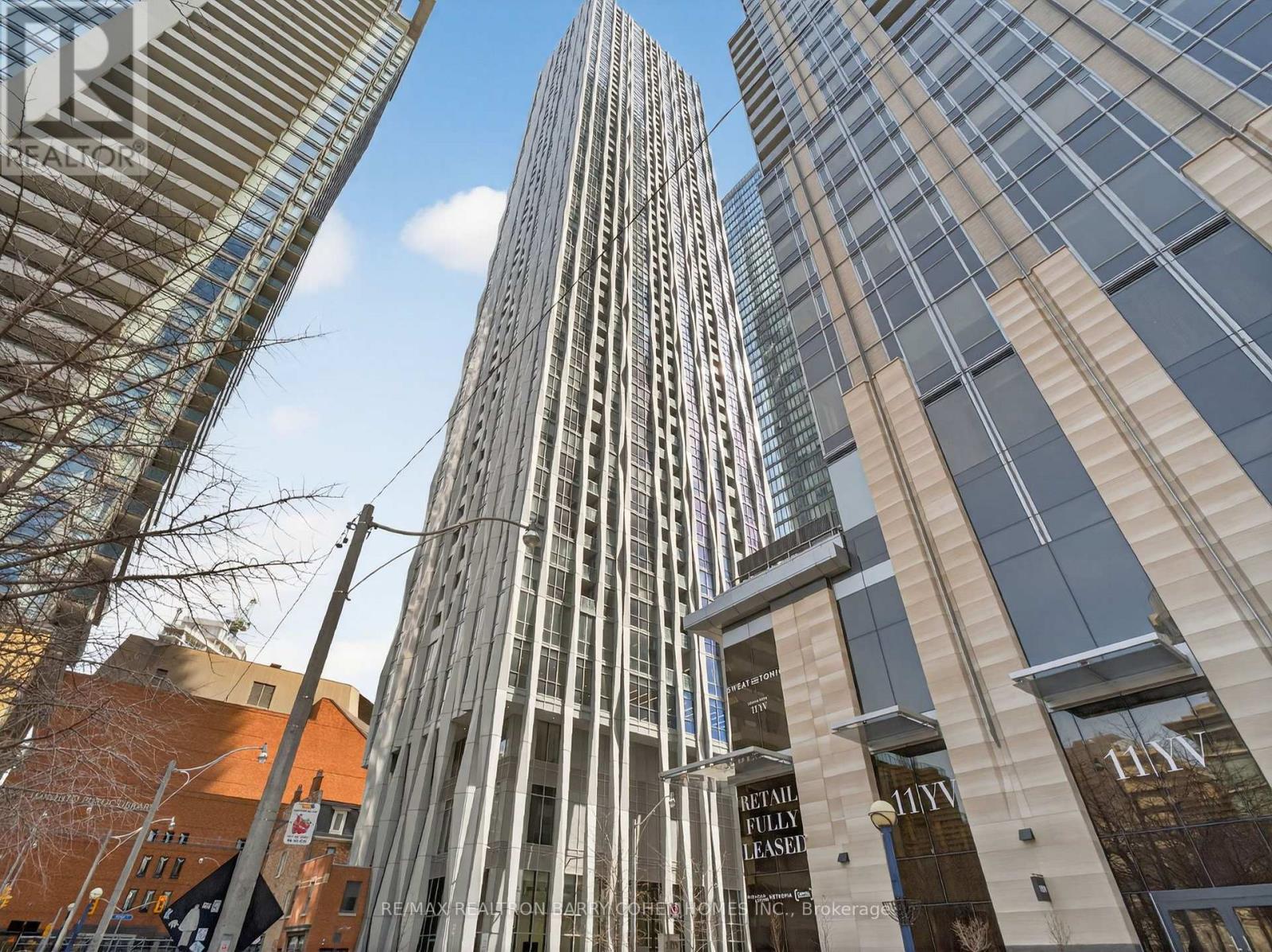 MLS® listing #30443817 for sale located at 905 - 1 YORKVILLE AVENUE