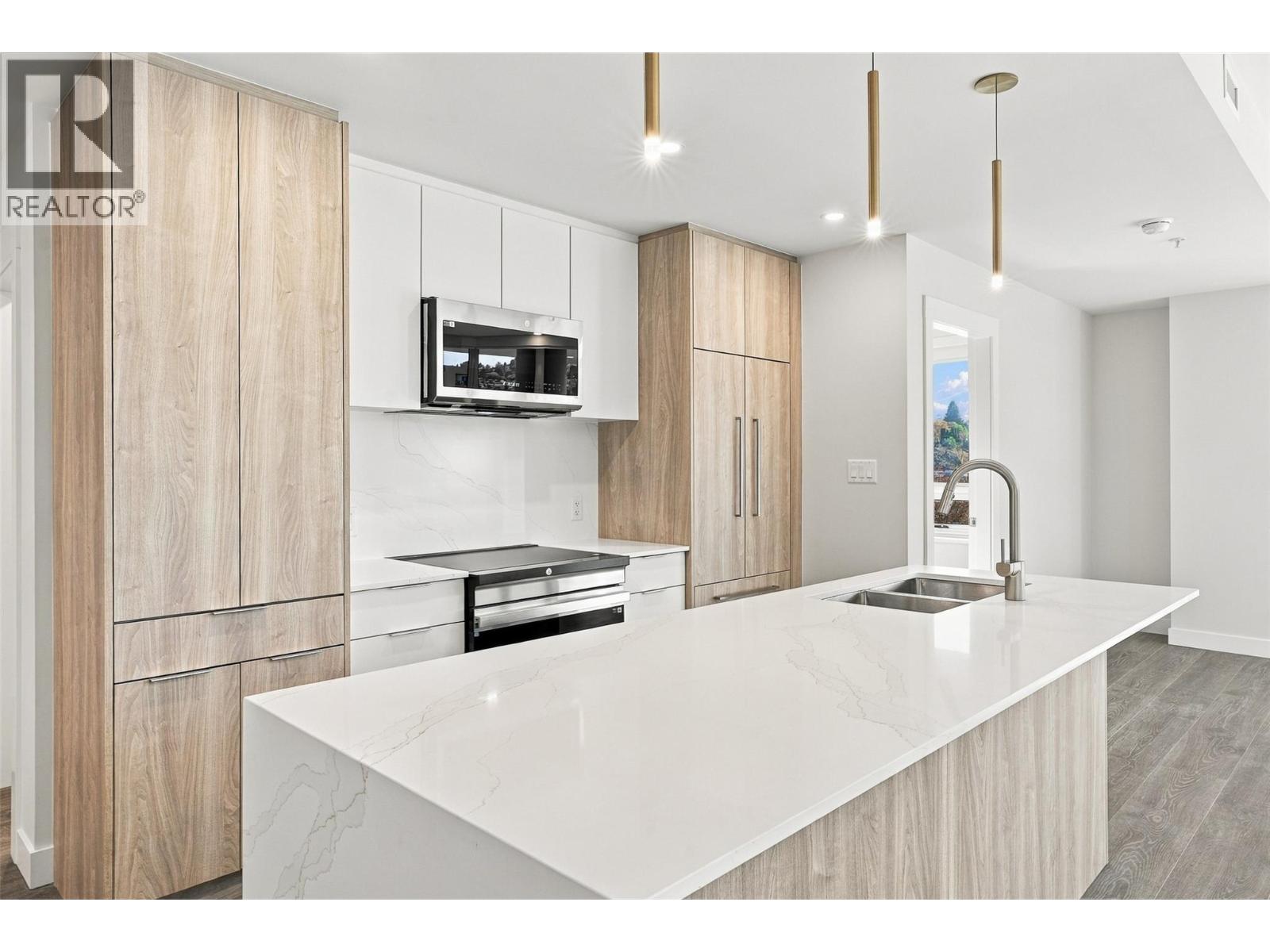MLS® listing #30446288 for sale located at 460 Nicola Street Unit# 902