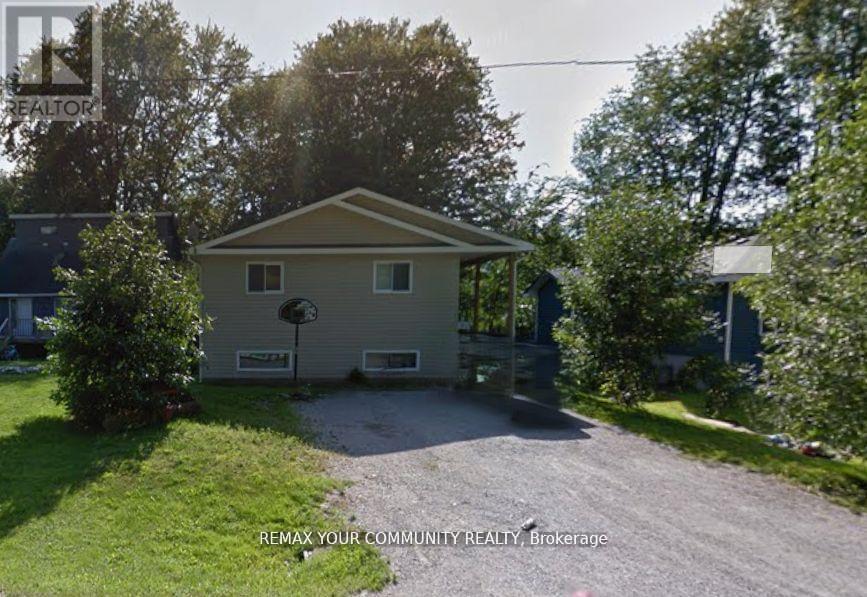 MLS® listing #30447275 for sale located at UPPER - 3414 LEE AVENUE