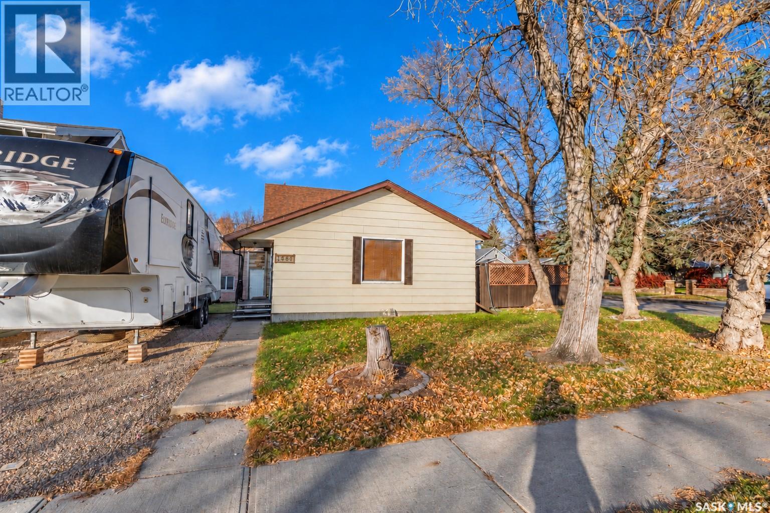 MLS® listing #30447713 for sale located at 1080 Henleaze AVENUE