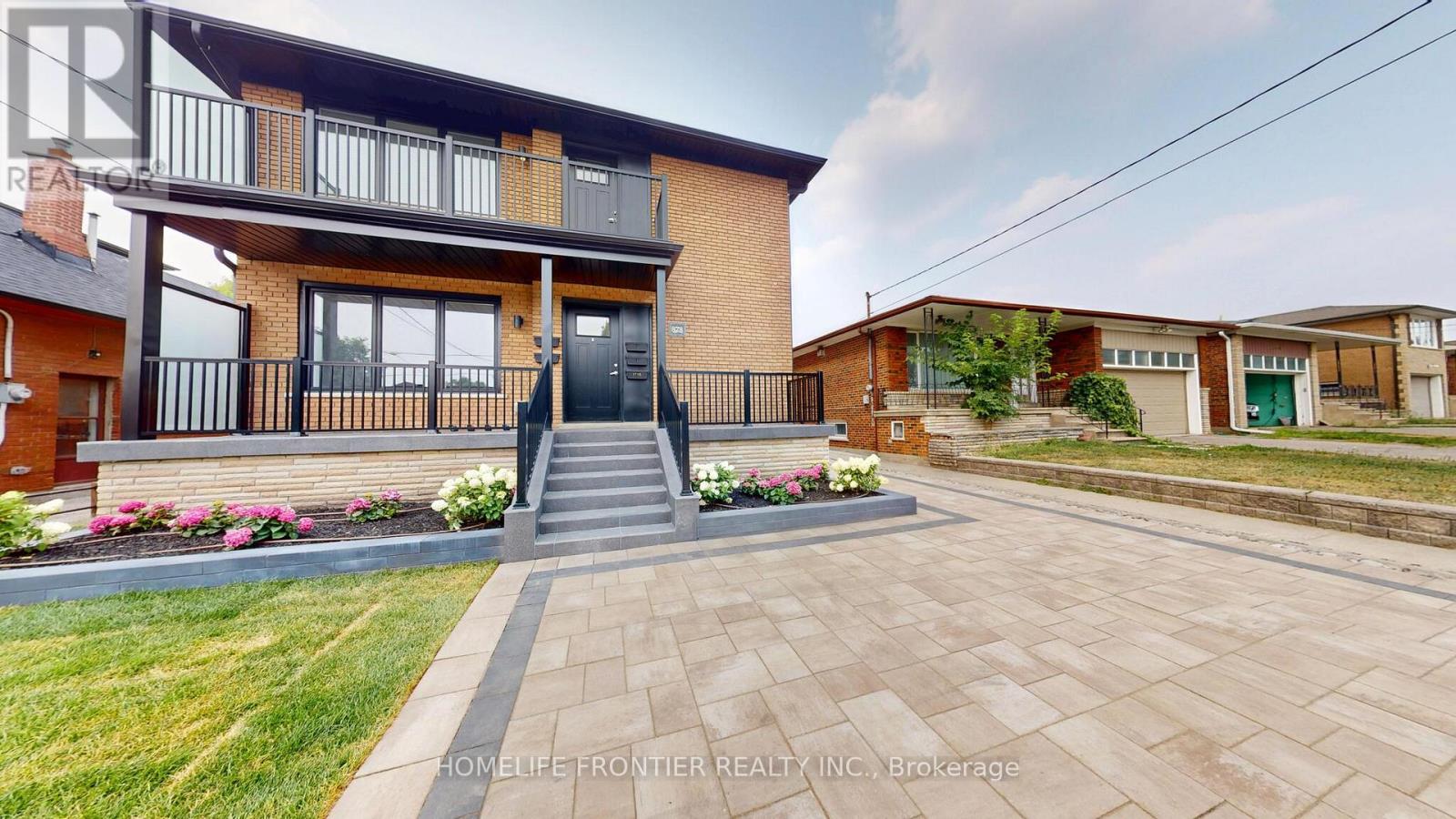 MLS® listing #30447996 for sale located at 2 (MAIN) - 878 GLENCAIRN AVENUE