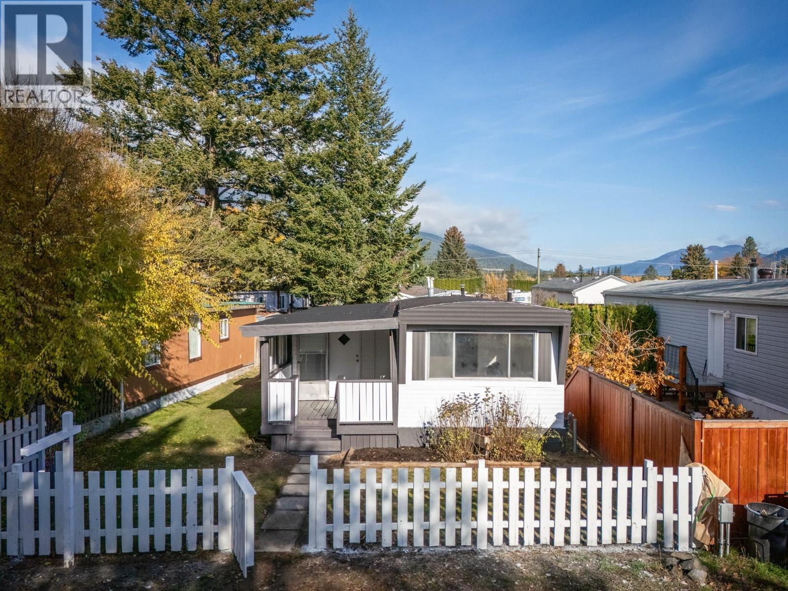 MLS® listing #30448424 for sale located at 130 Station Road Unit# 19