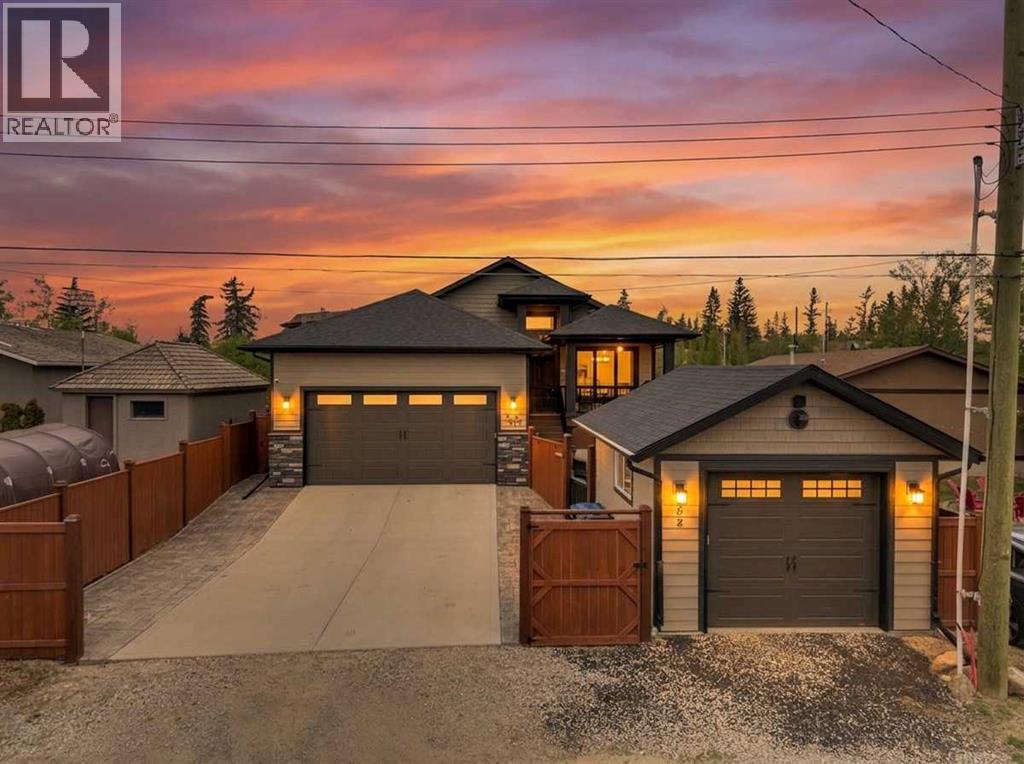 MLS® listing #30448519 for sale located at 5052 Lakeshore Drive