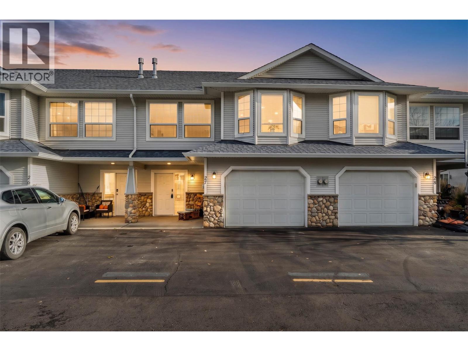 MLS® listing #30450694 for sale located at 1104 QUAIL Drive Unit# 27