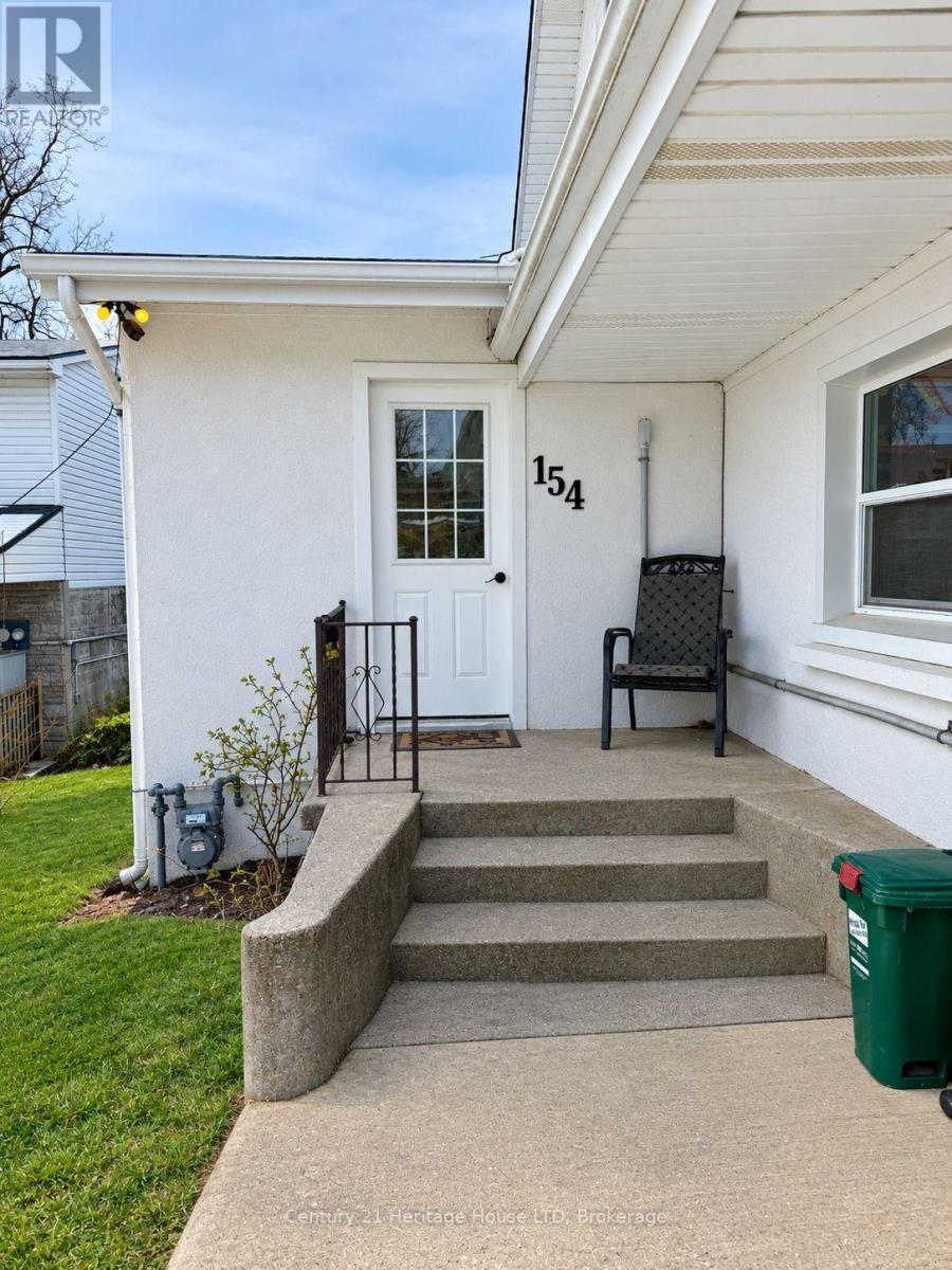 MLS® listing #30452394 for sale located at STUDIO - 154 RIDGE ROAD N