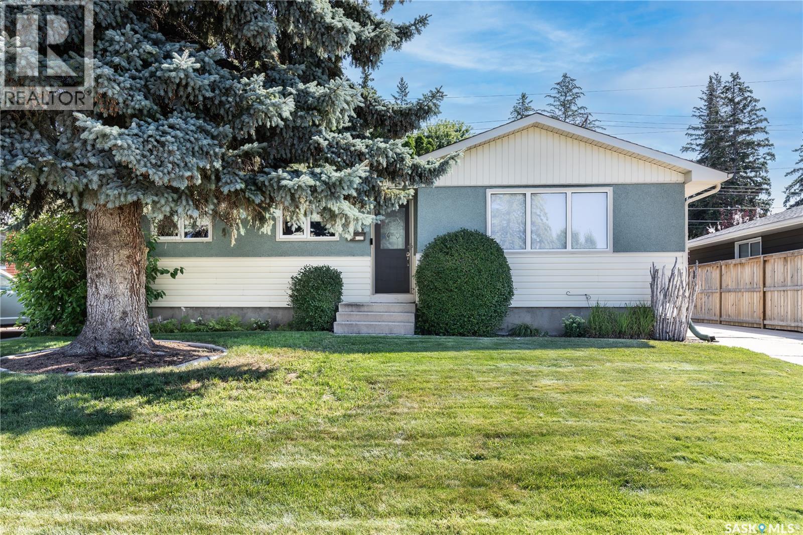 MLS® listing #30452406 for sale located at 2611 Woodward AVENUE