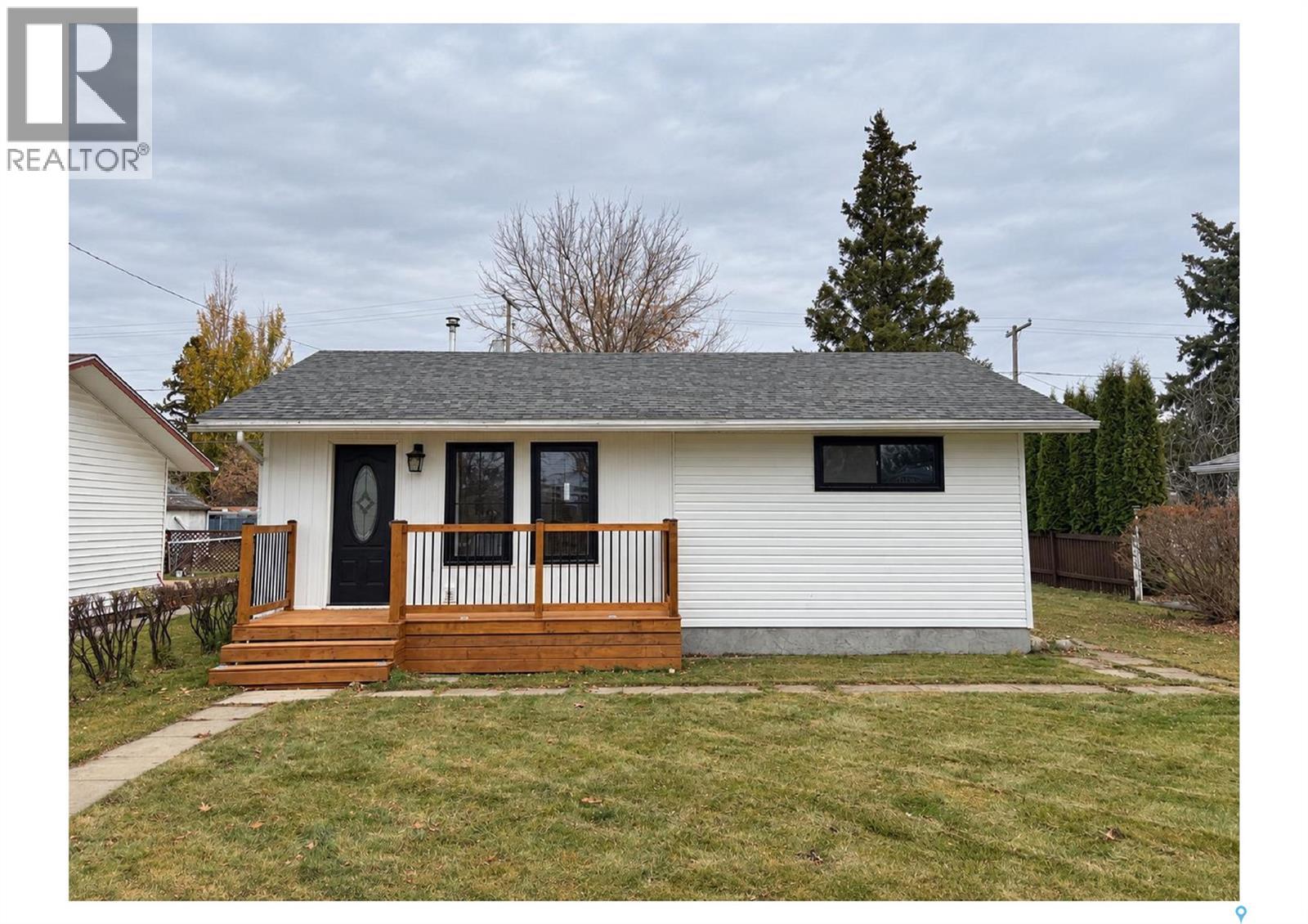 MLS® listing #30452407 for sale located at 1006 3rd STREET