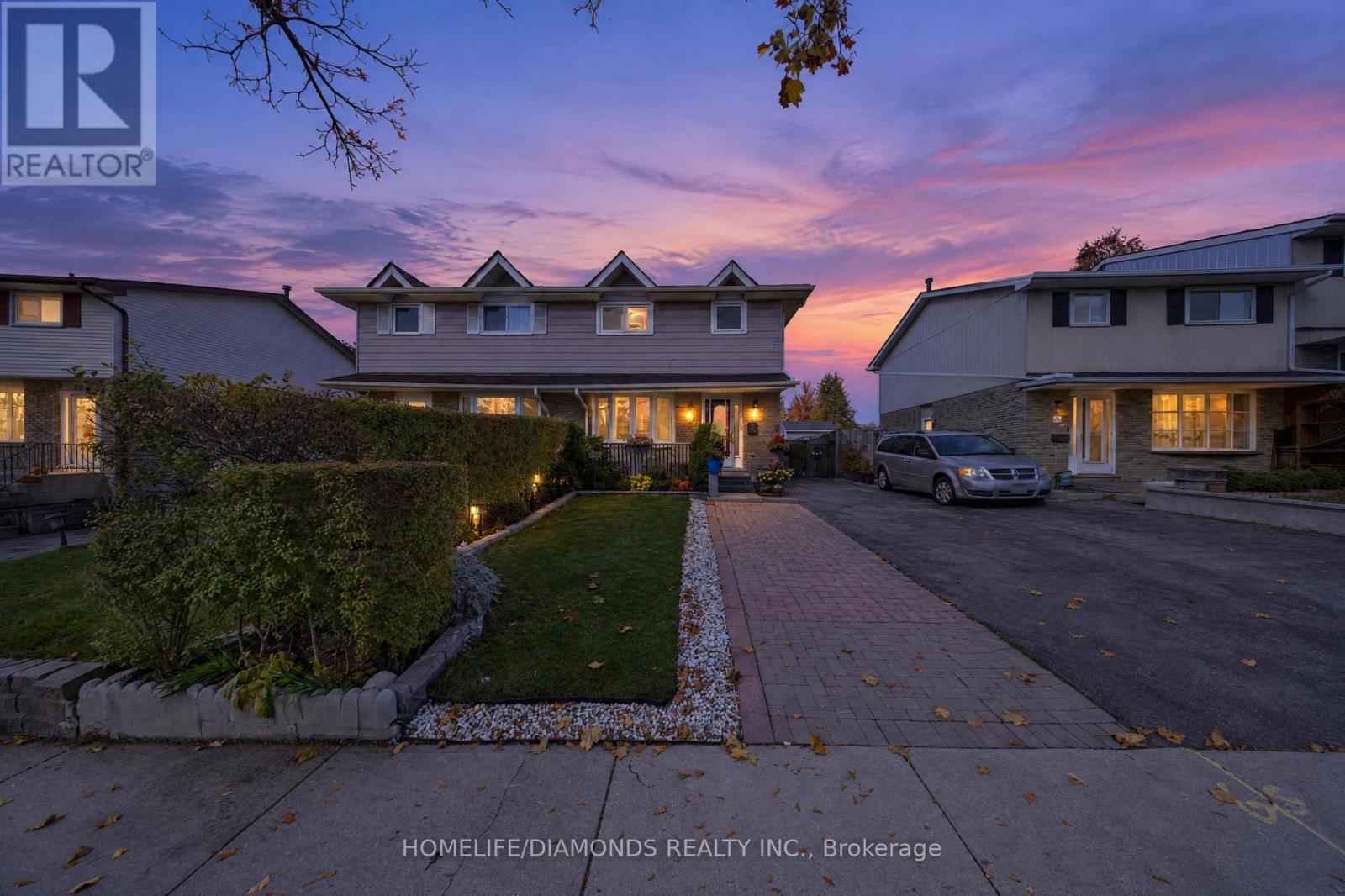 MLS® listing #30452469 for sale located at 30 THE COUNTRY WAY