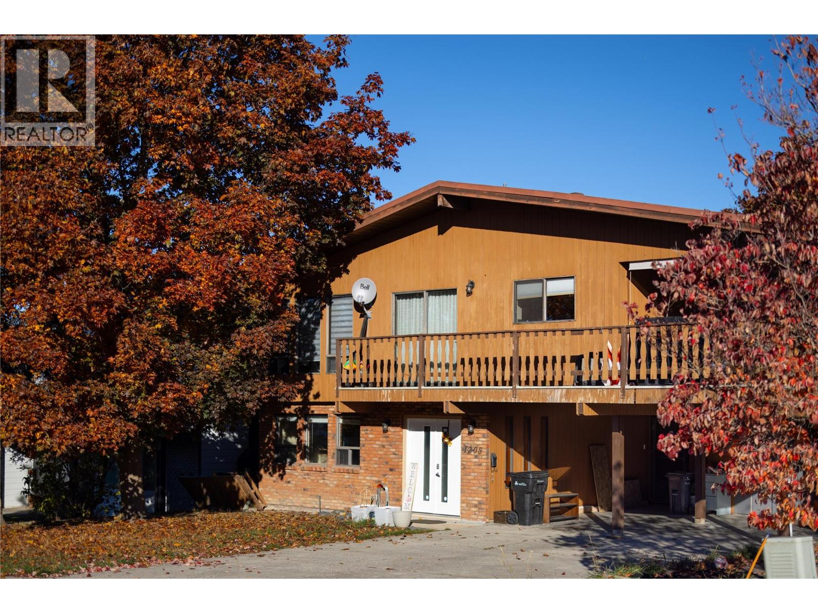 MLS® listing #30454066 for sale located at 1205 41 Avenue