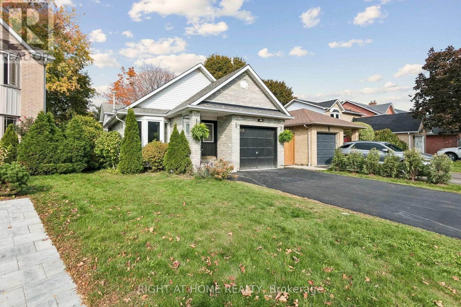 MLS® listing #30454869 for sale located at 818 MIRIAM CRESCENT