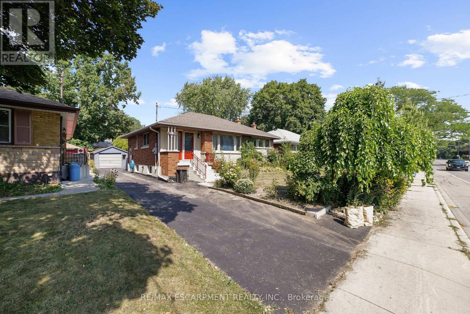 MLS® listing #30454989 for sale located at 272 UPPER PARADISE ROAD