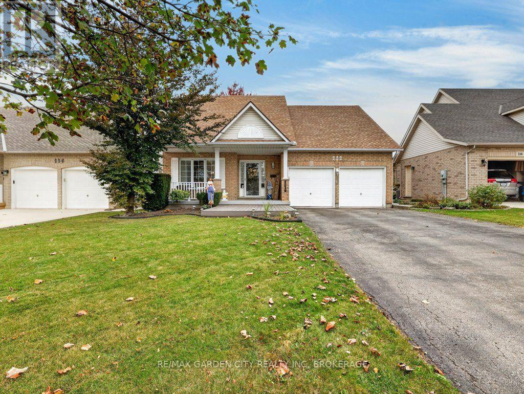 MLS® listing #30455637 for sale located at 222 SUMMERS DRIVE