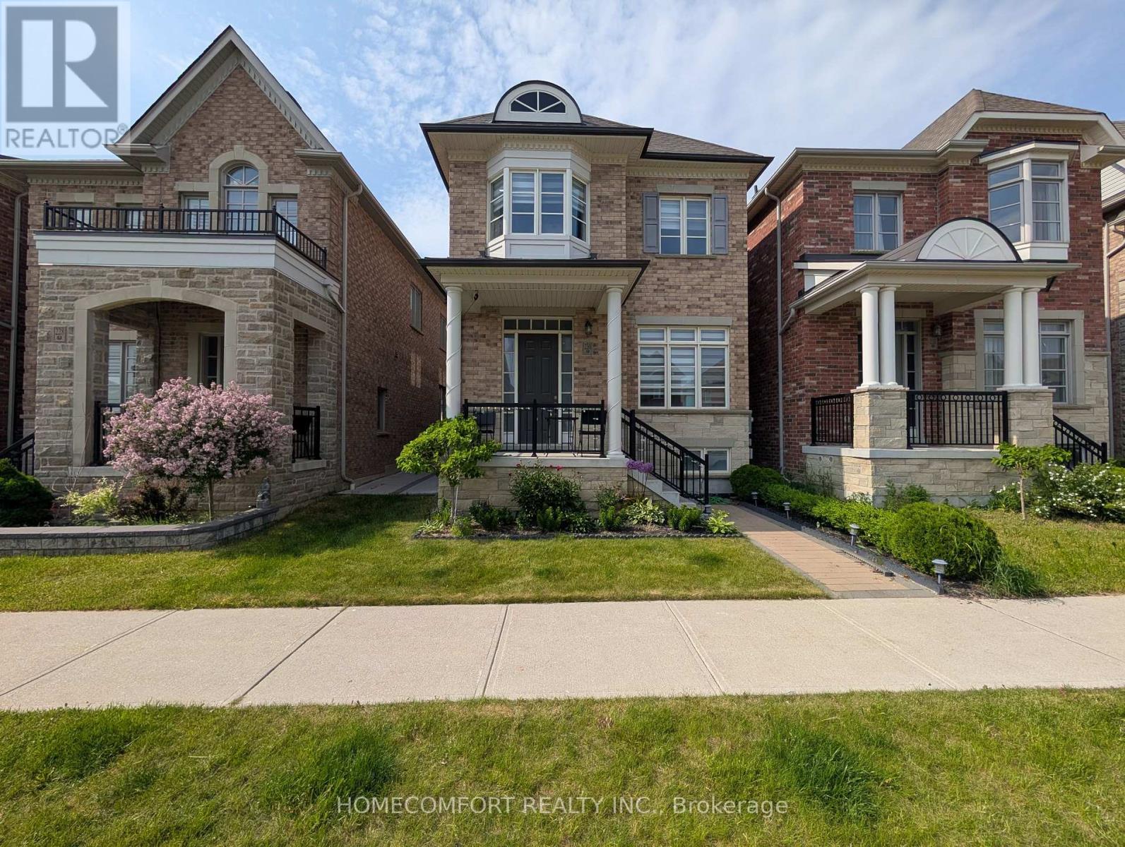 MLS® listing #30455657 for sale located at 230 PARADELLE DRIVE