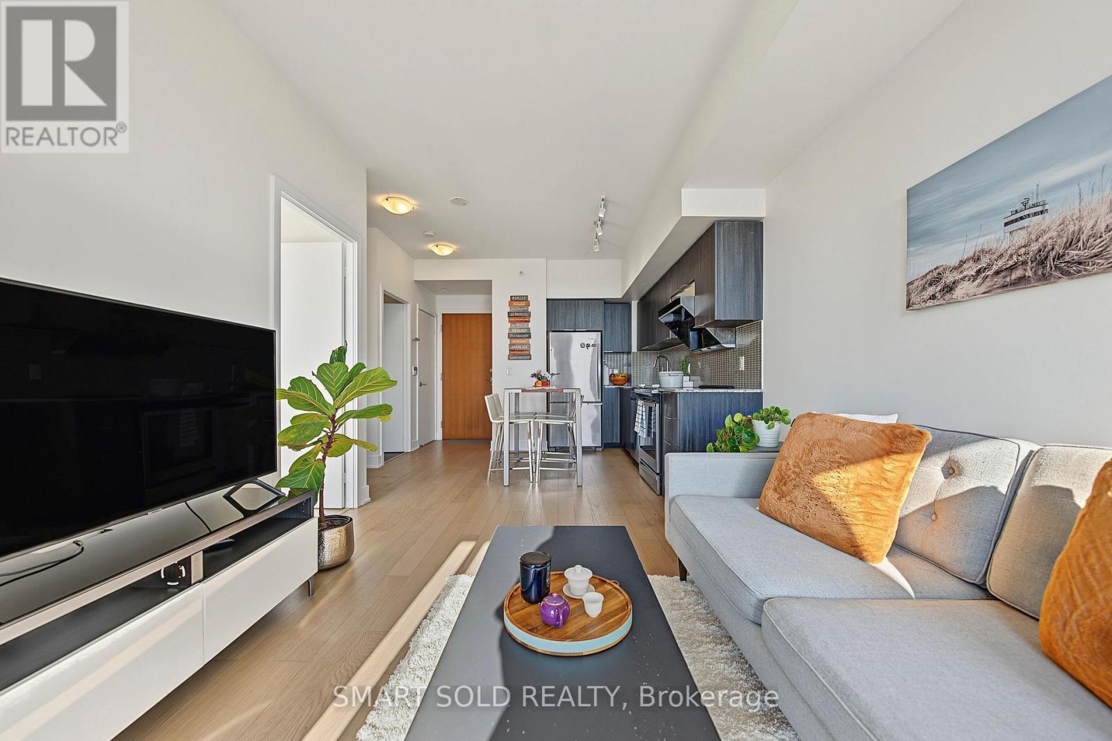 MLS® listing #30455660 for sale located at 2419 - 30 SHORE BREEZE DRIVE
