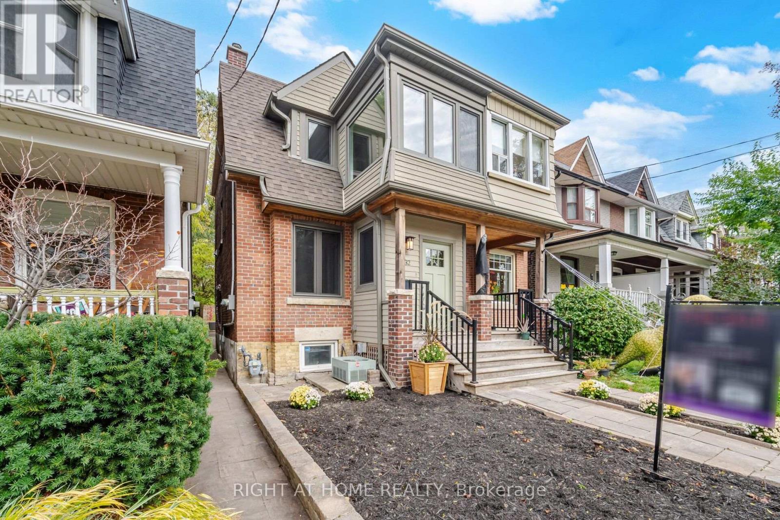 MLS® listing #30455742 for sale located at 32 EASTMOUNT AVENUE