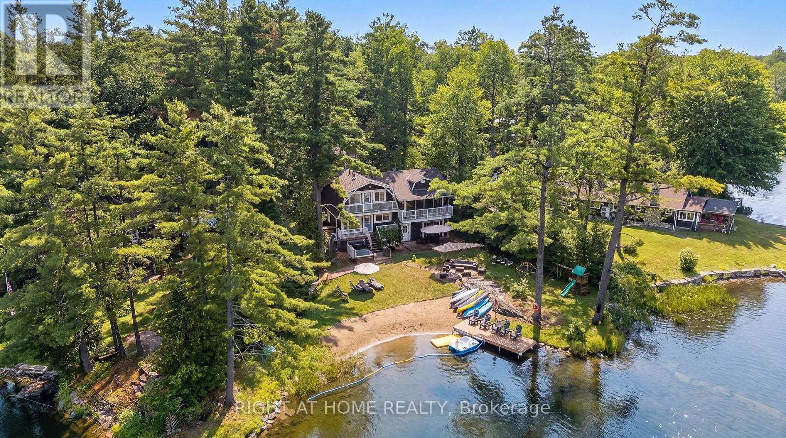 MLS® listing #30455901 for sale located at 3583 RIVERDALE DRIVE