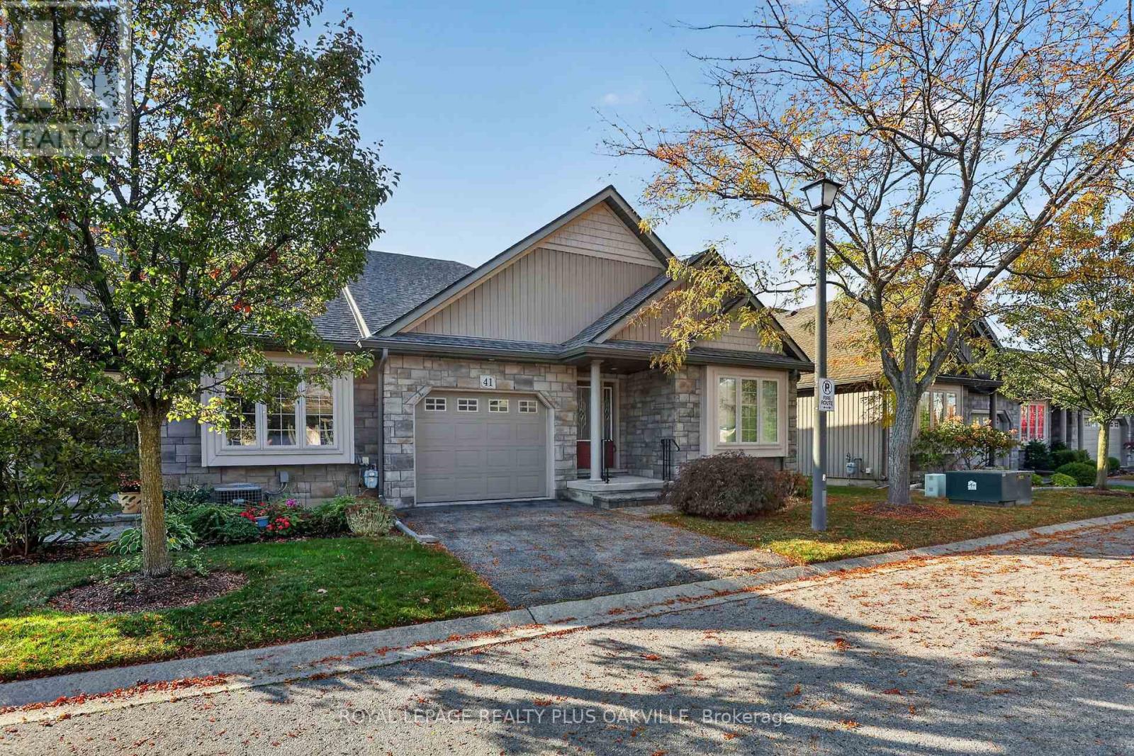 MLS® listing #30456214 for sale located at 19 - 41 ROSE GLEN CRESCENT