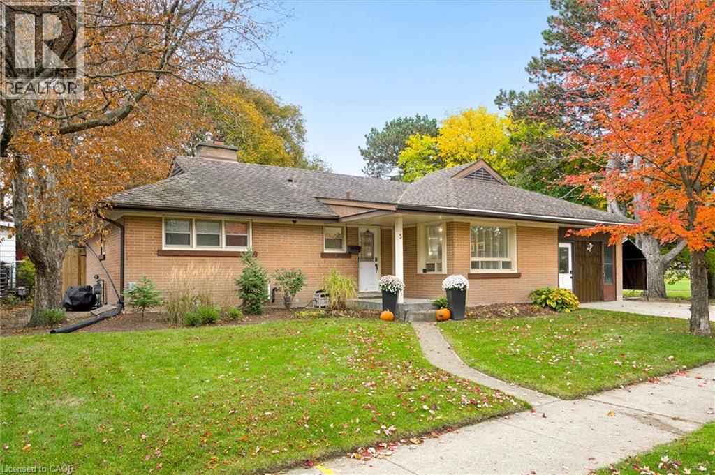 MLS® listing #30456435 for sale located at 3 OAKWOOD Avenue