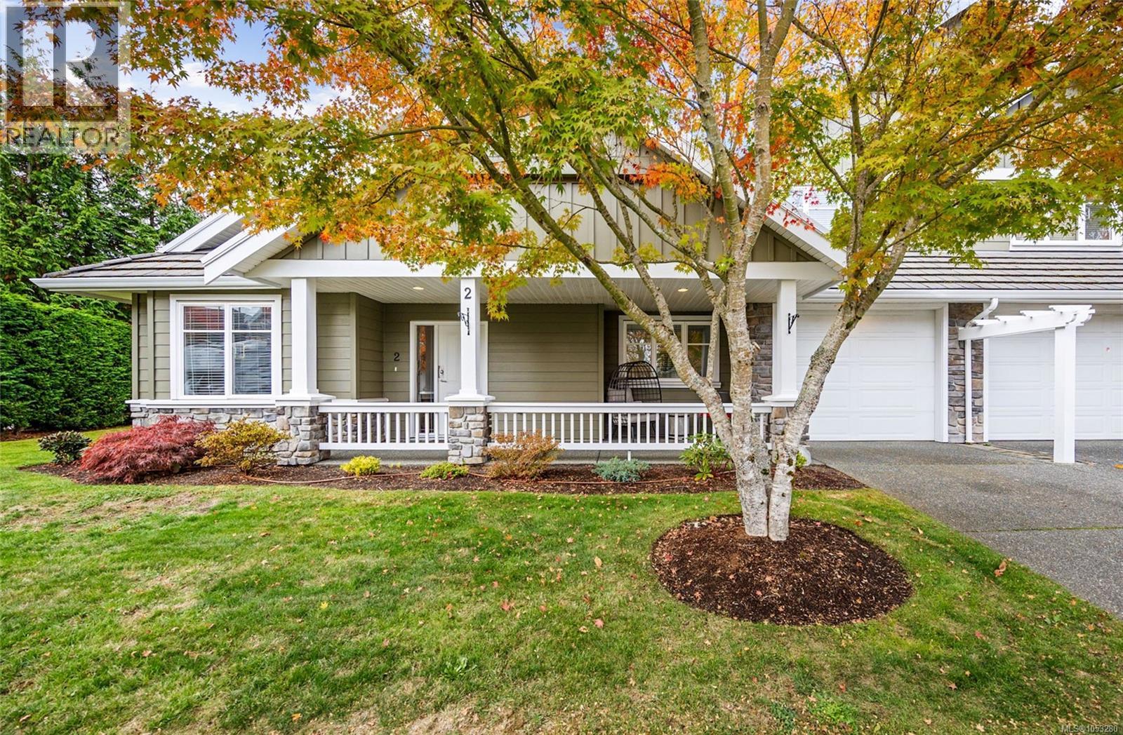 MLS® listing #30456637 for sale located at 2 737 Royal Pl