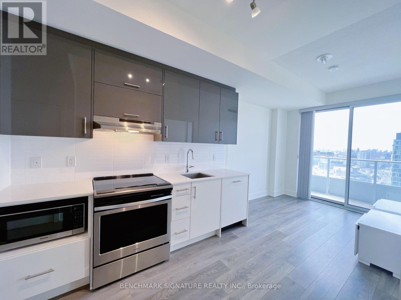 MLS® listing #30456699 for sale located at 1805 - 180 FAIRVIEW MALL DRIVE