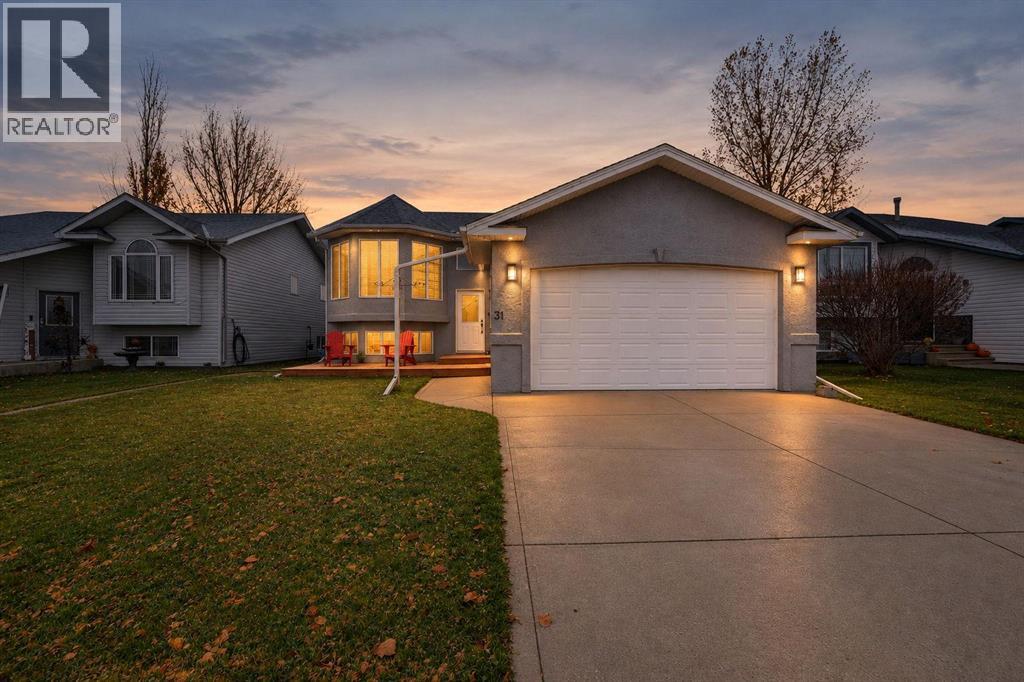 MLS® listing #30458183 for sale located at 31 Heenan Crescent