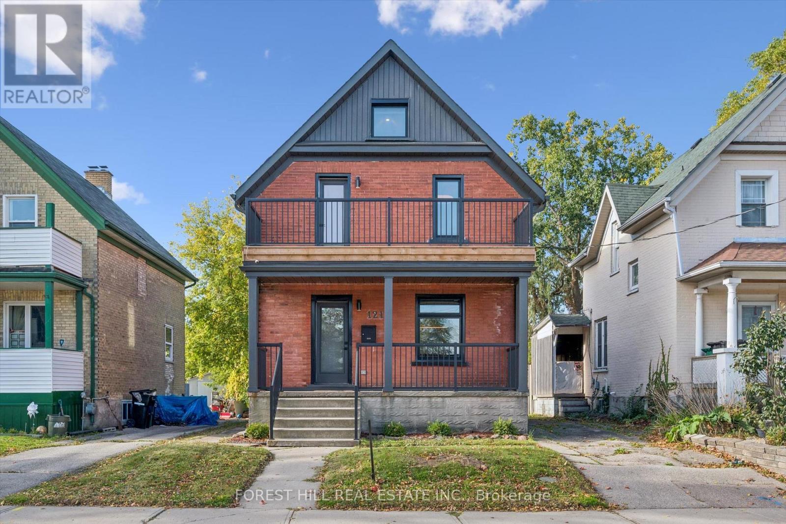 MLS® listing #30458372 for sale located at 121 PARK STREET
