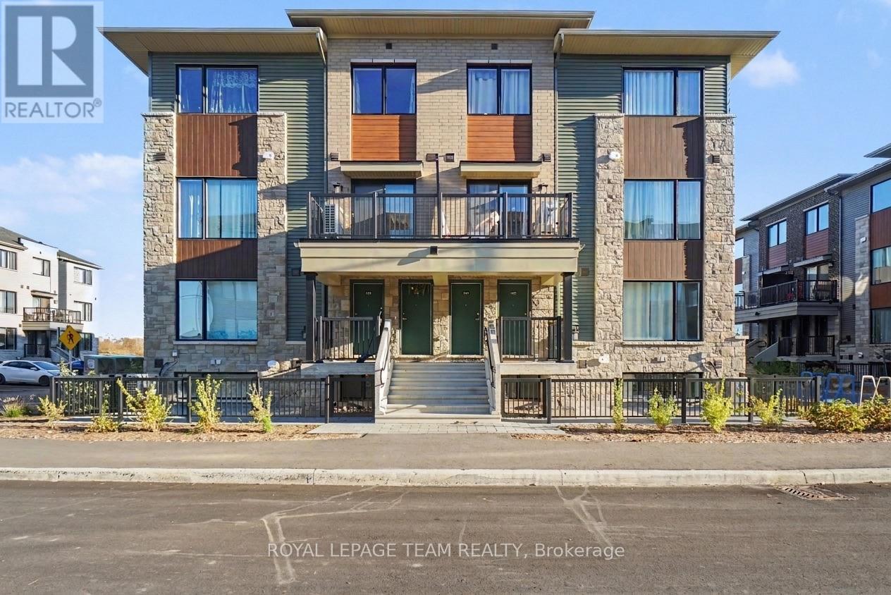 MLS® listing #30460607 for sale located at 1336 CREEKWAY PRIVATE