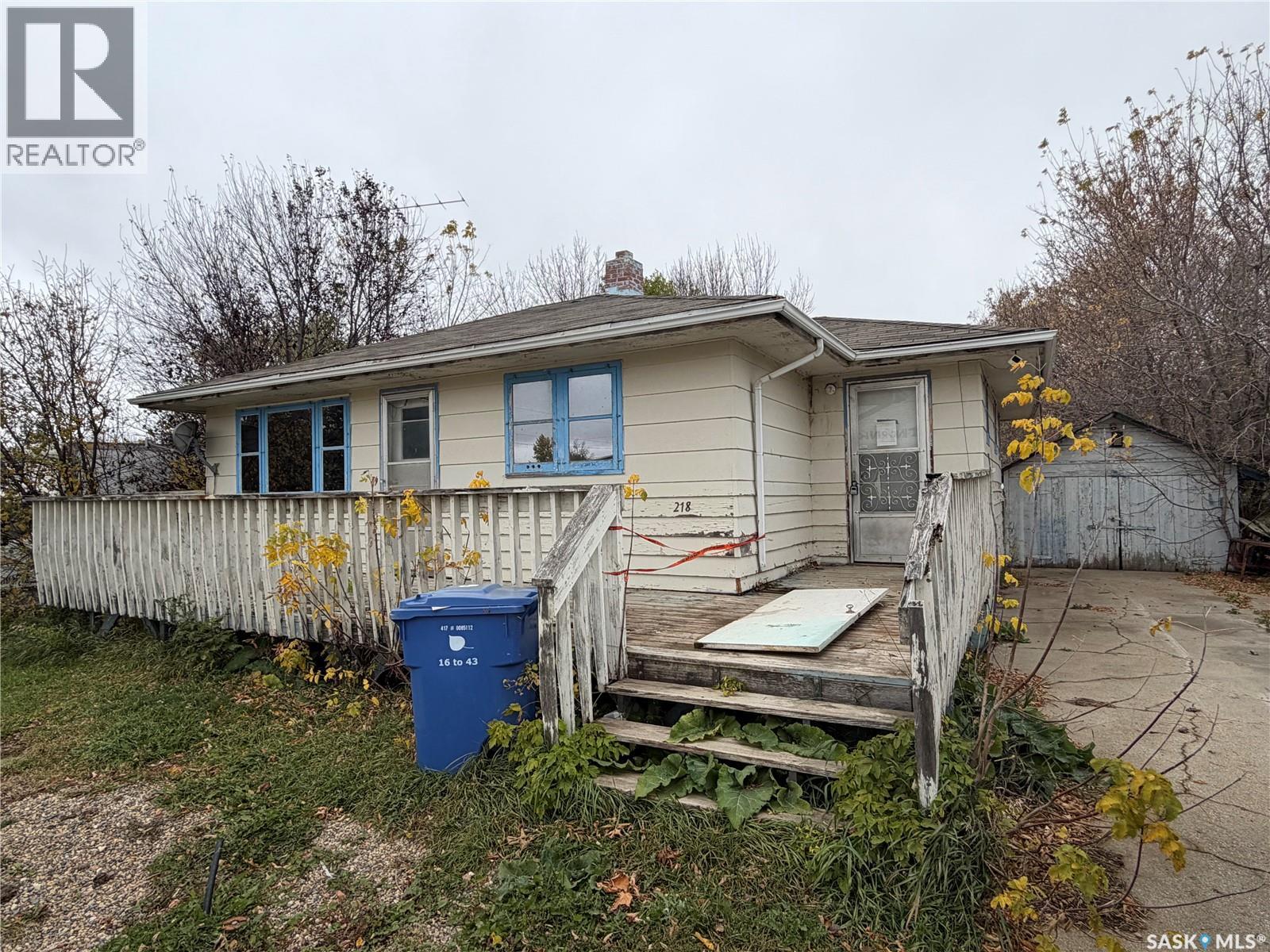 MLS® listing #30461302 for sale located at 218 2nd AVENUE W