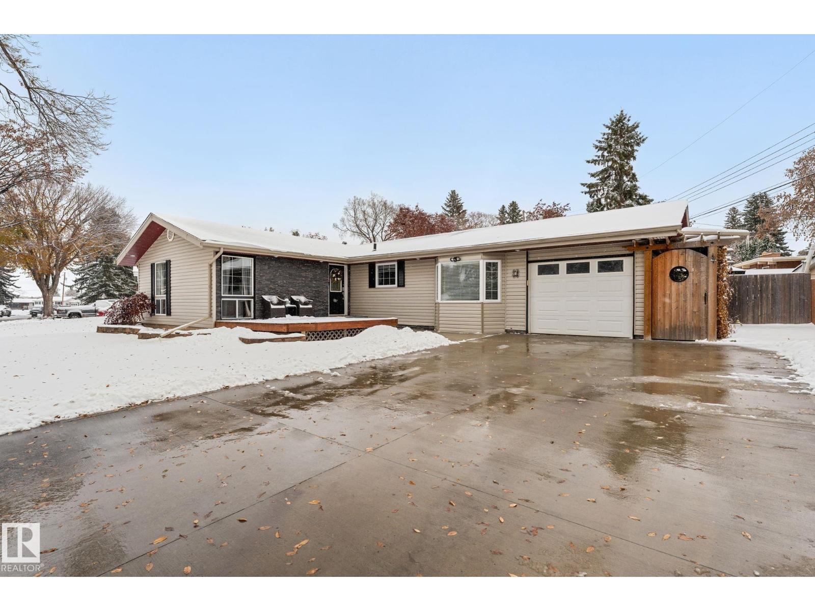 MLS® listing #30461415 for sale located at 3 CYPRESS AV