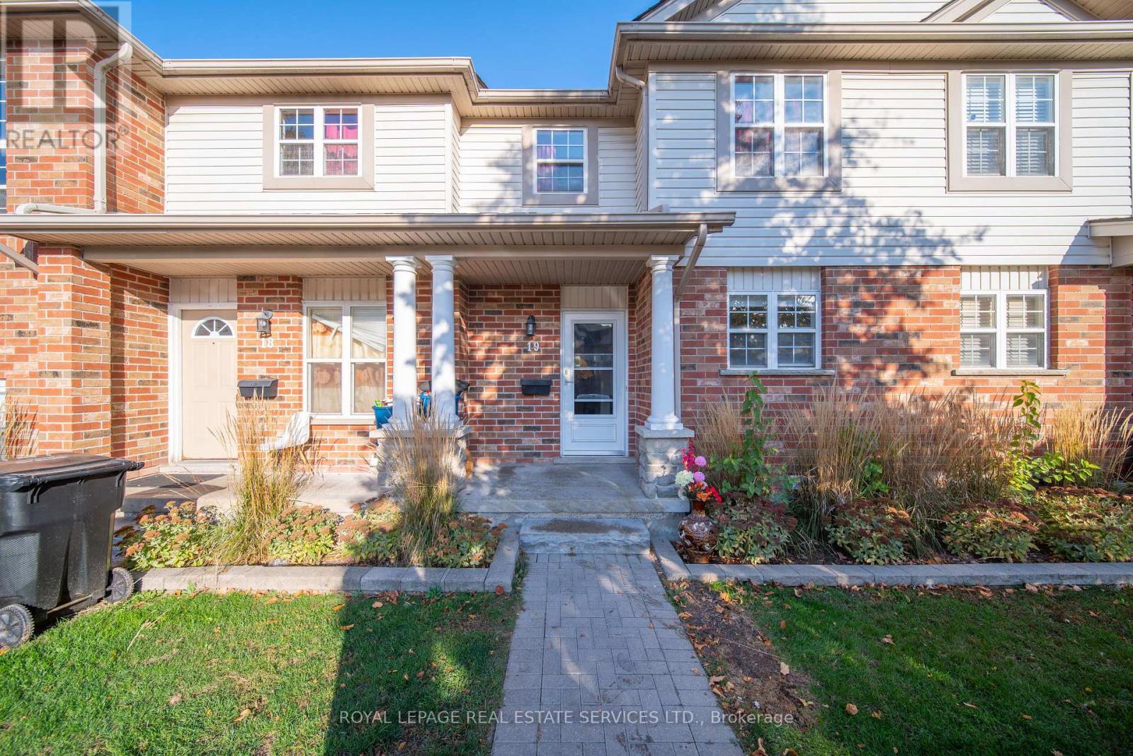 MLS® listing #30463077 for sale located at 19 - 400 WILSON AVENUE