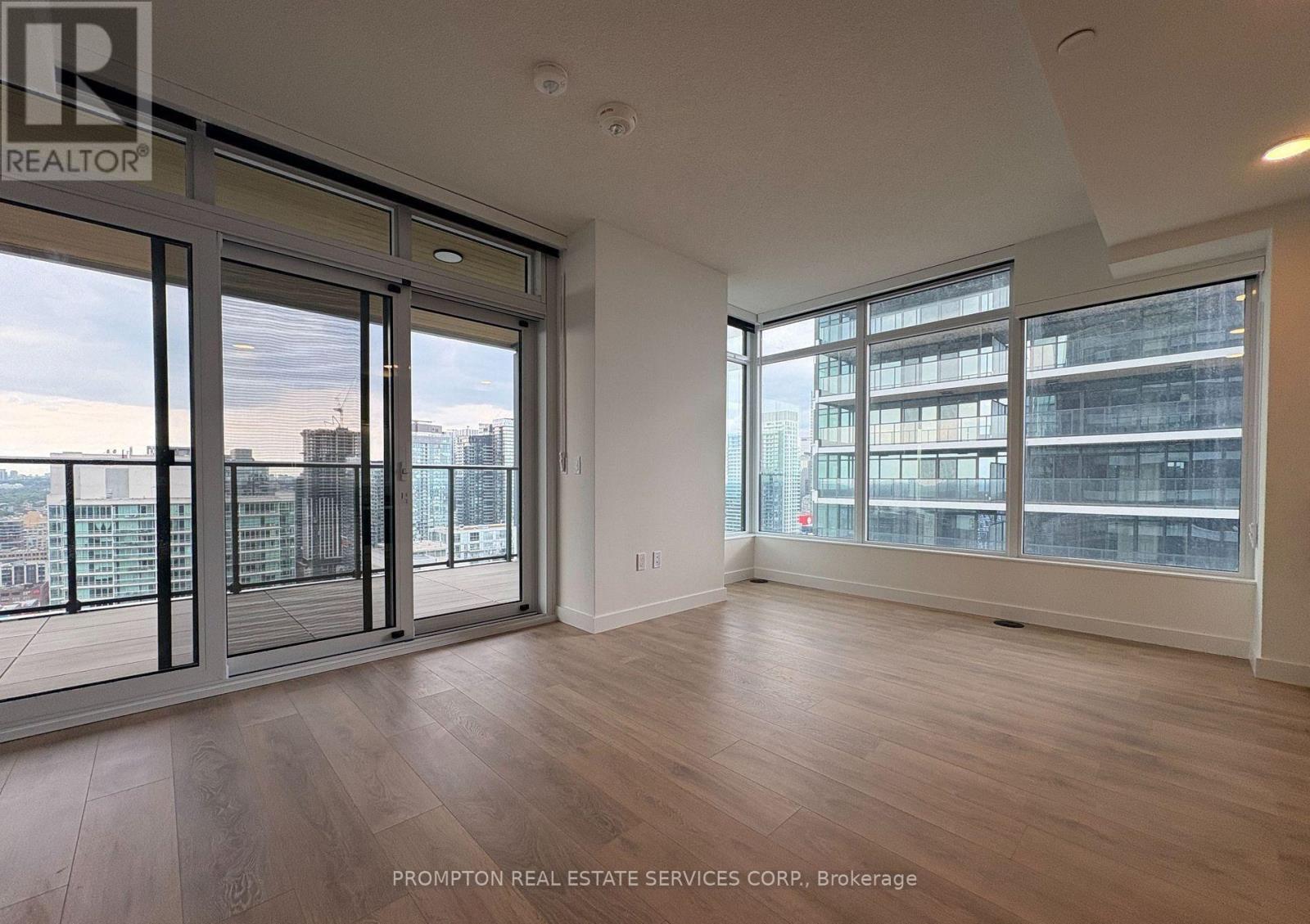 MLS® listing #30464250 for sale located at 3905 - 3 CONCORD CITYPLACE WAY
