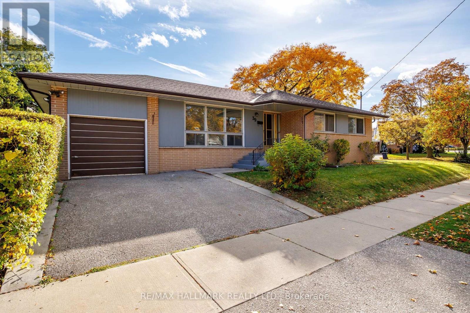 MLS® listing #30464774 for sale located at 39 LUDSTONE DRIVE