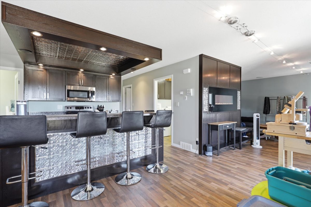 6-18 Village Creek Close, 44803817, Alberta,