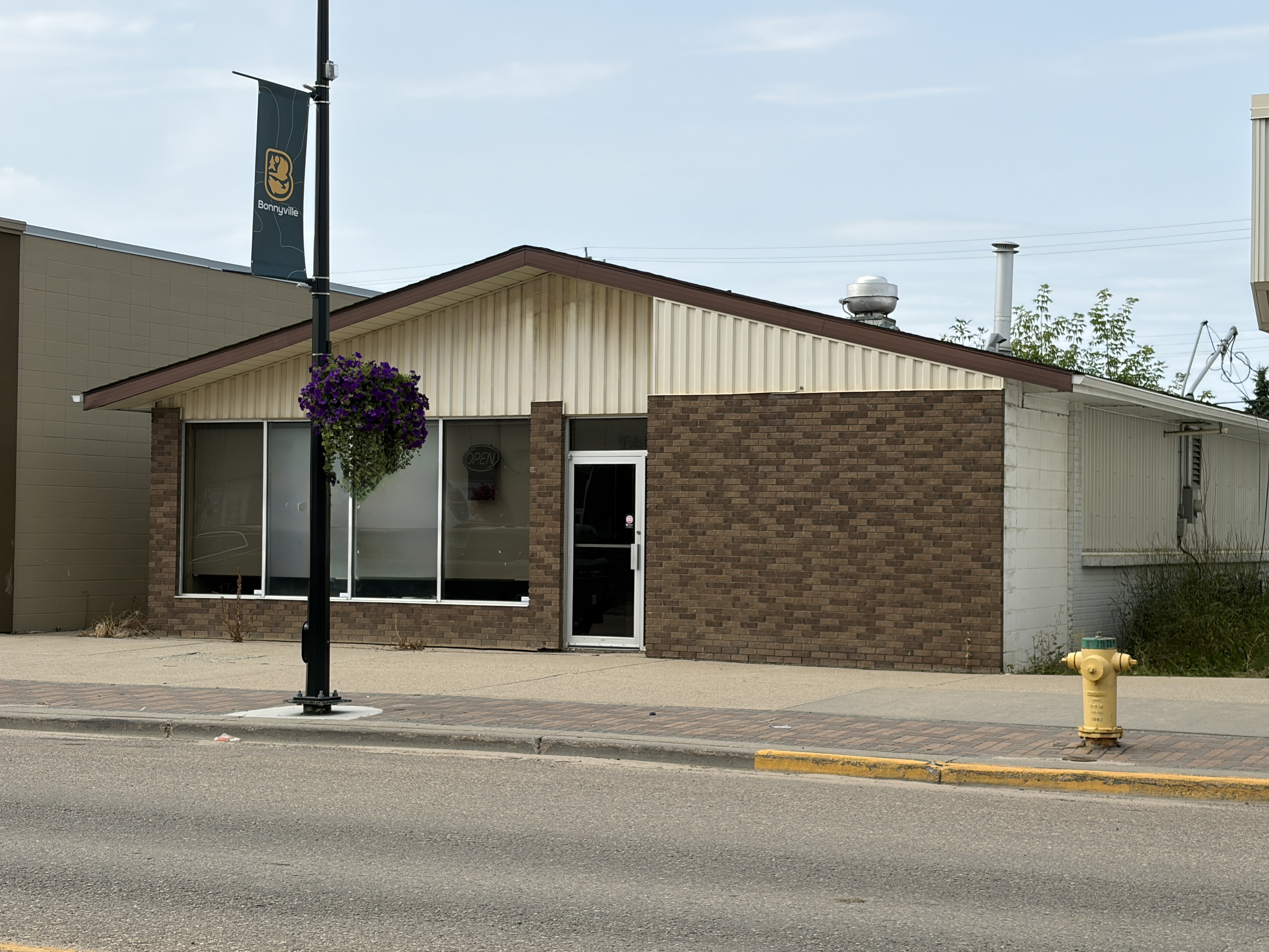  45389091, Alberta,