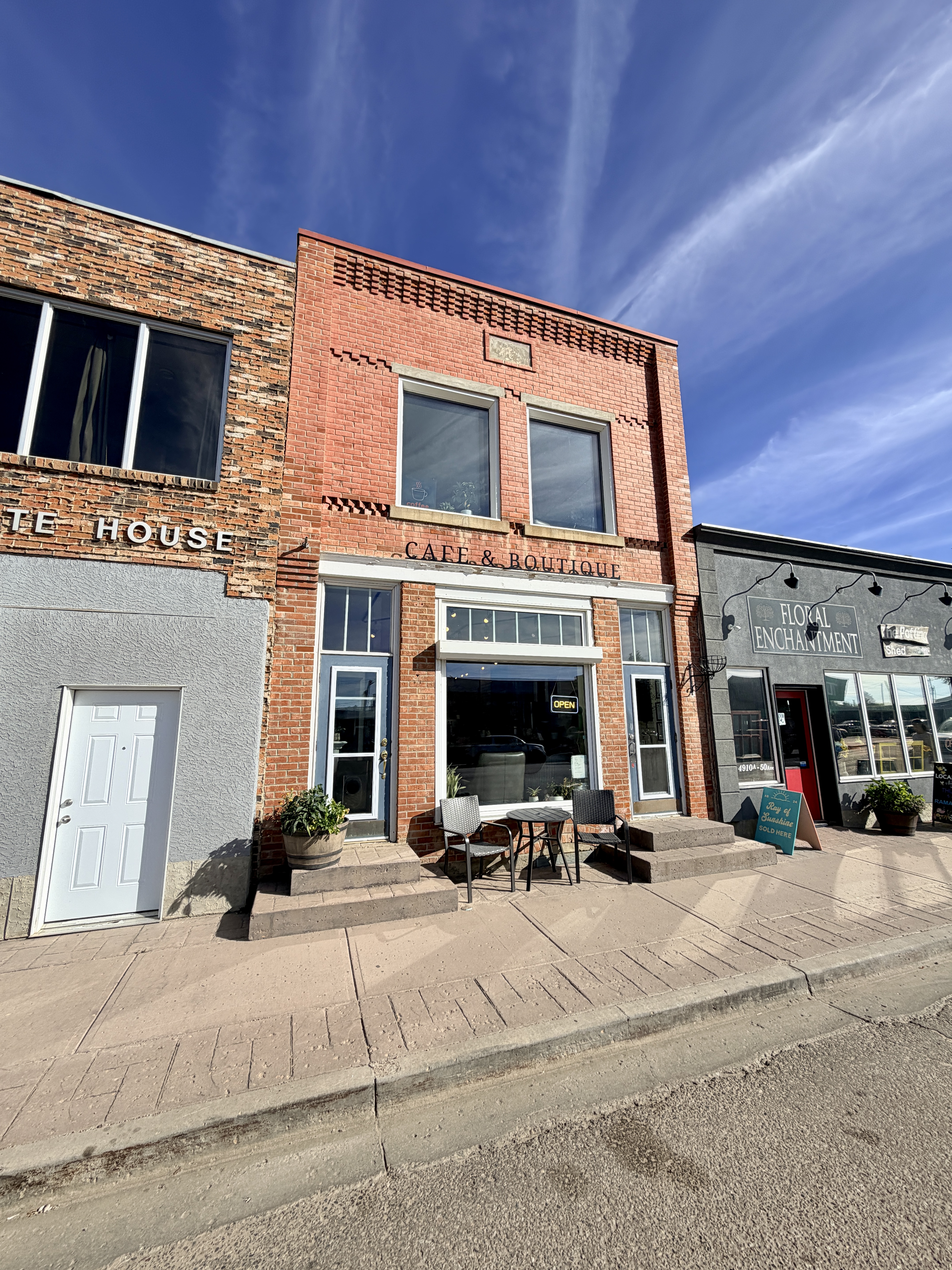  45565899, Alberta,