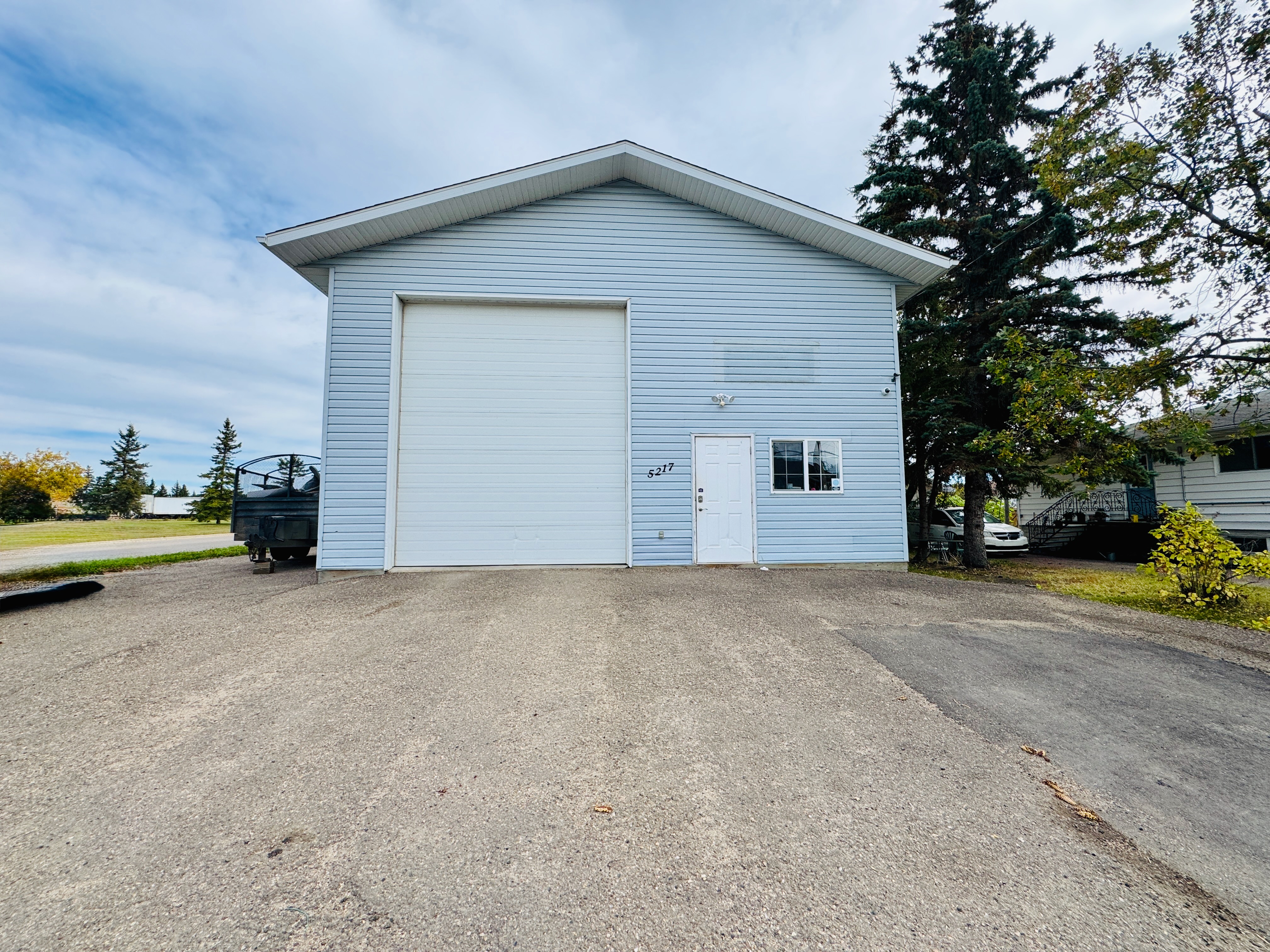  45684860, Alberta,
