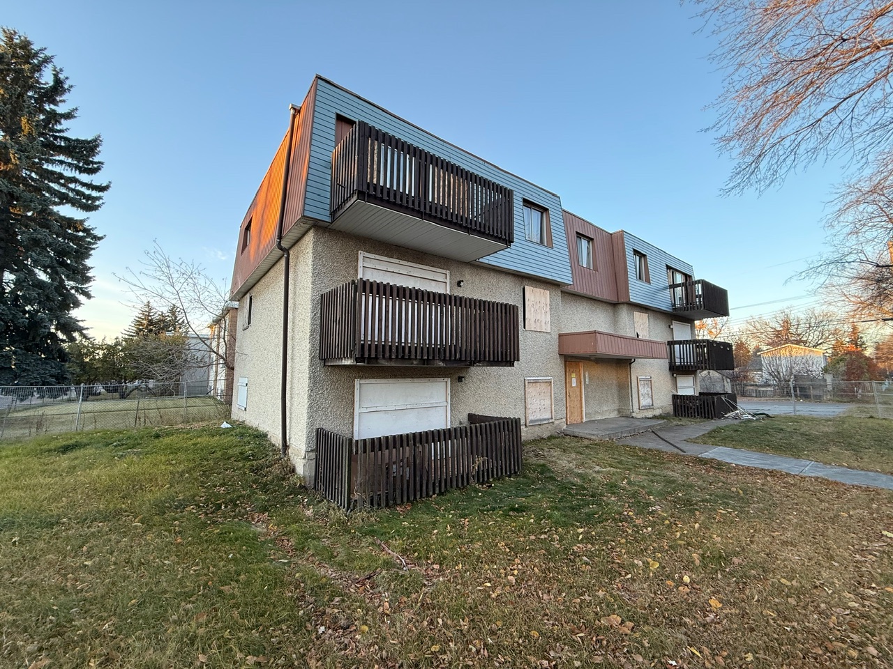  45836661, Alberta,